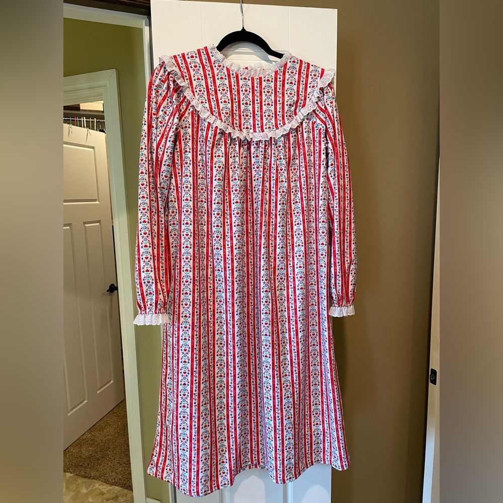 Lanz of Salzburg Big Girl’s Tyrolean Nightgown